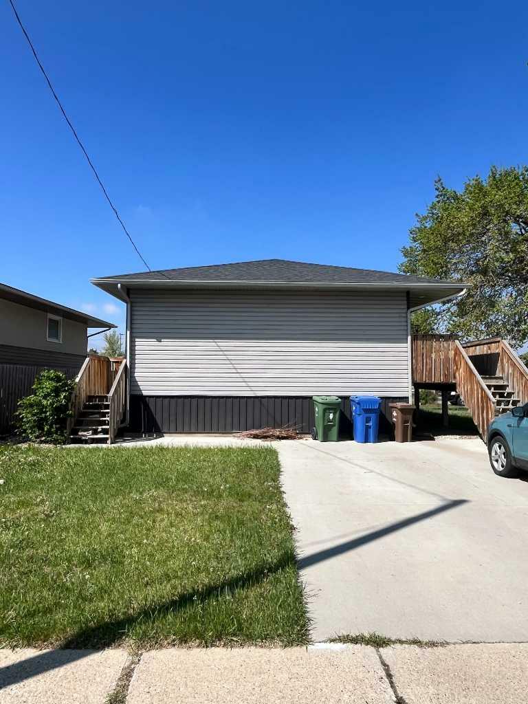Property Photo: 5124 42 Avenue AB T1G 1X3