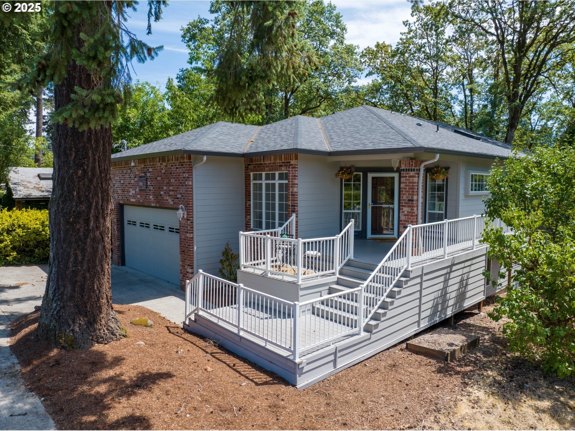 Property Photo: 690 N Shepherd Rd WA 98671