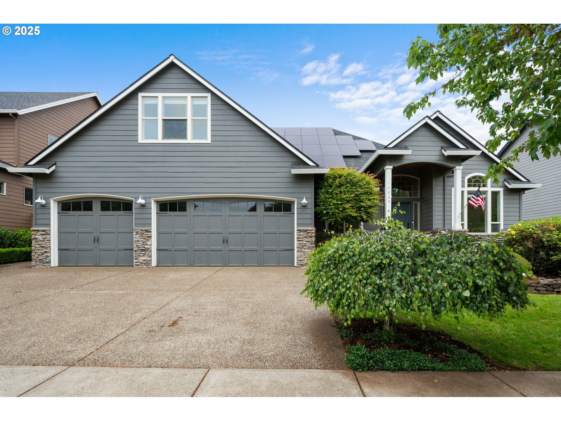 Property Photo: 14925 SE Pebble Beach Dr OR 97086