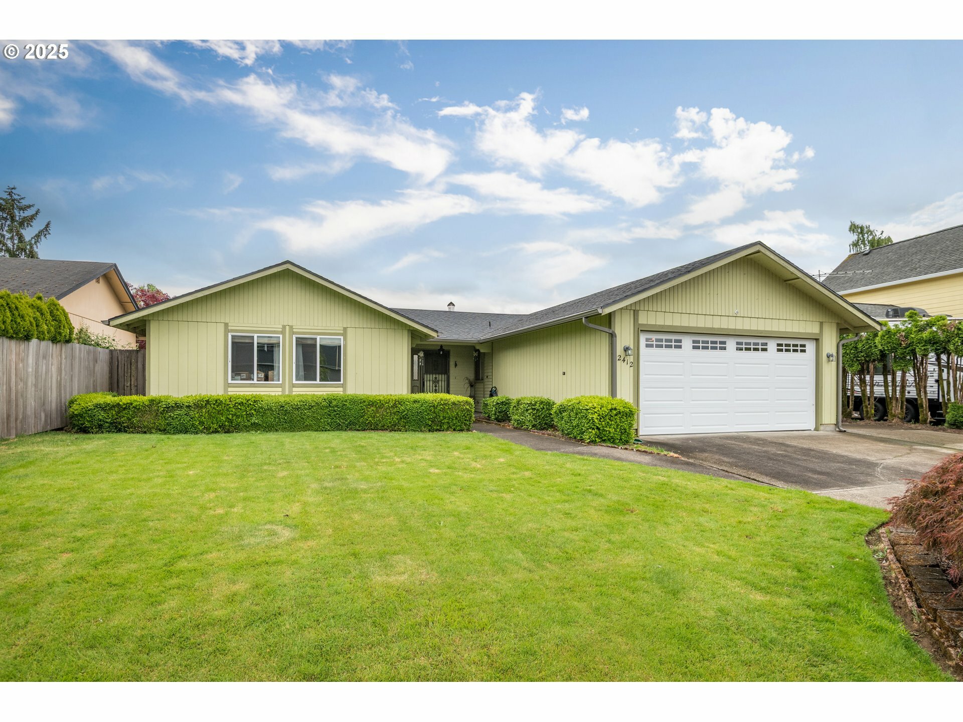 Property Photo: 2412 Mulberry Ave WA 98632