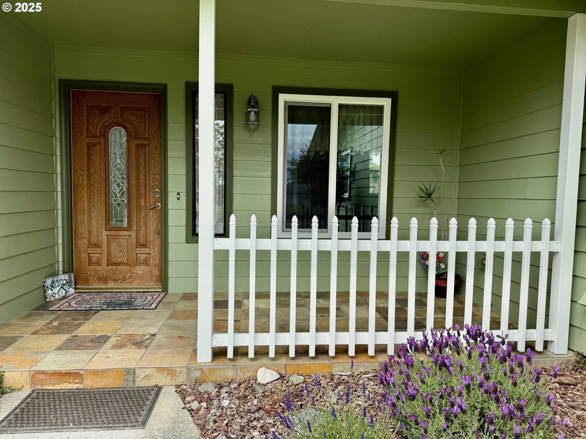 Property Photo: 550 Velopa Ct OR 97415