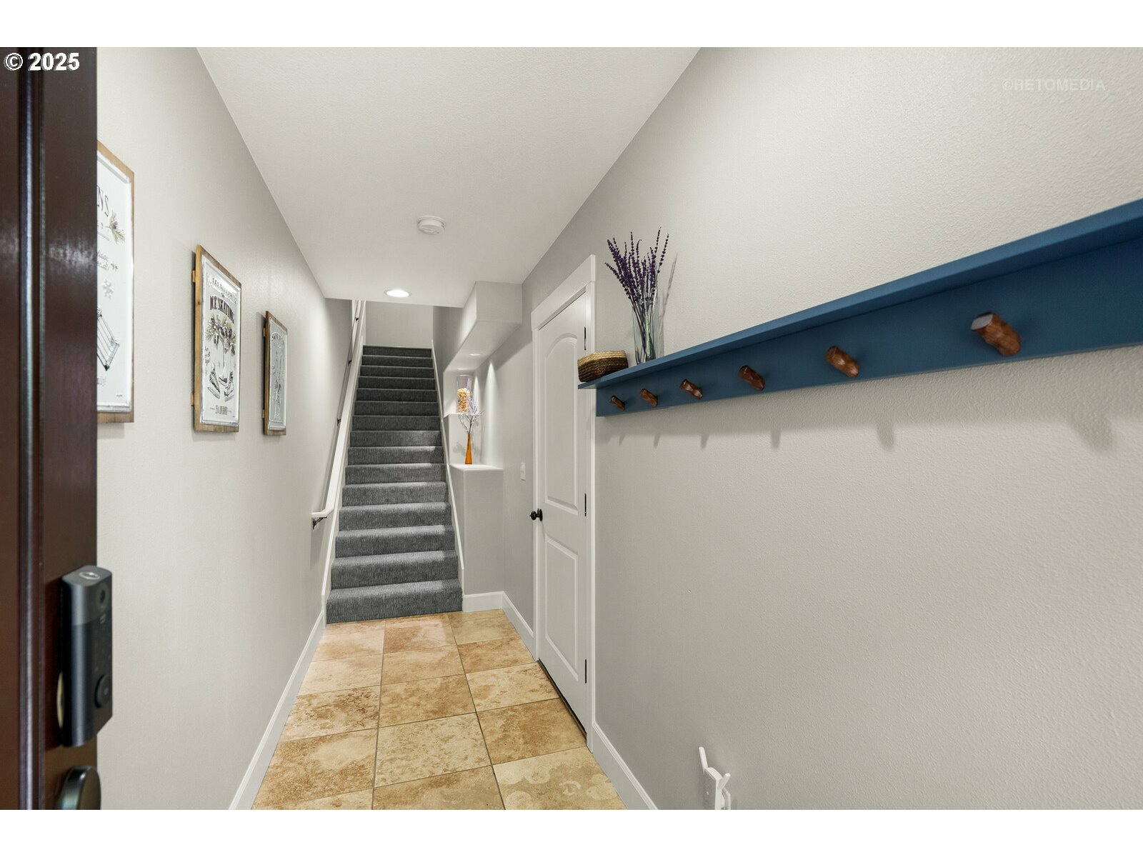 Property Photo: 1902 NE 48th Way OR 97124