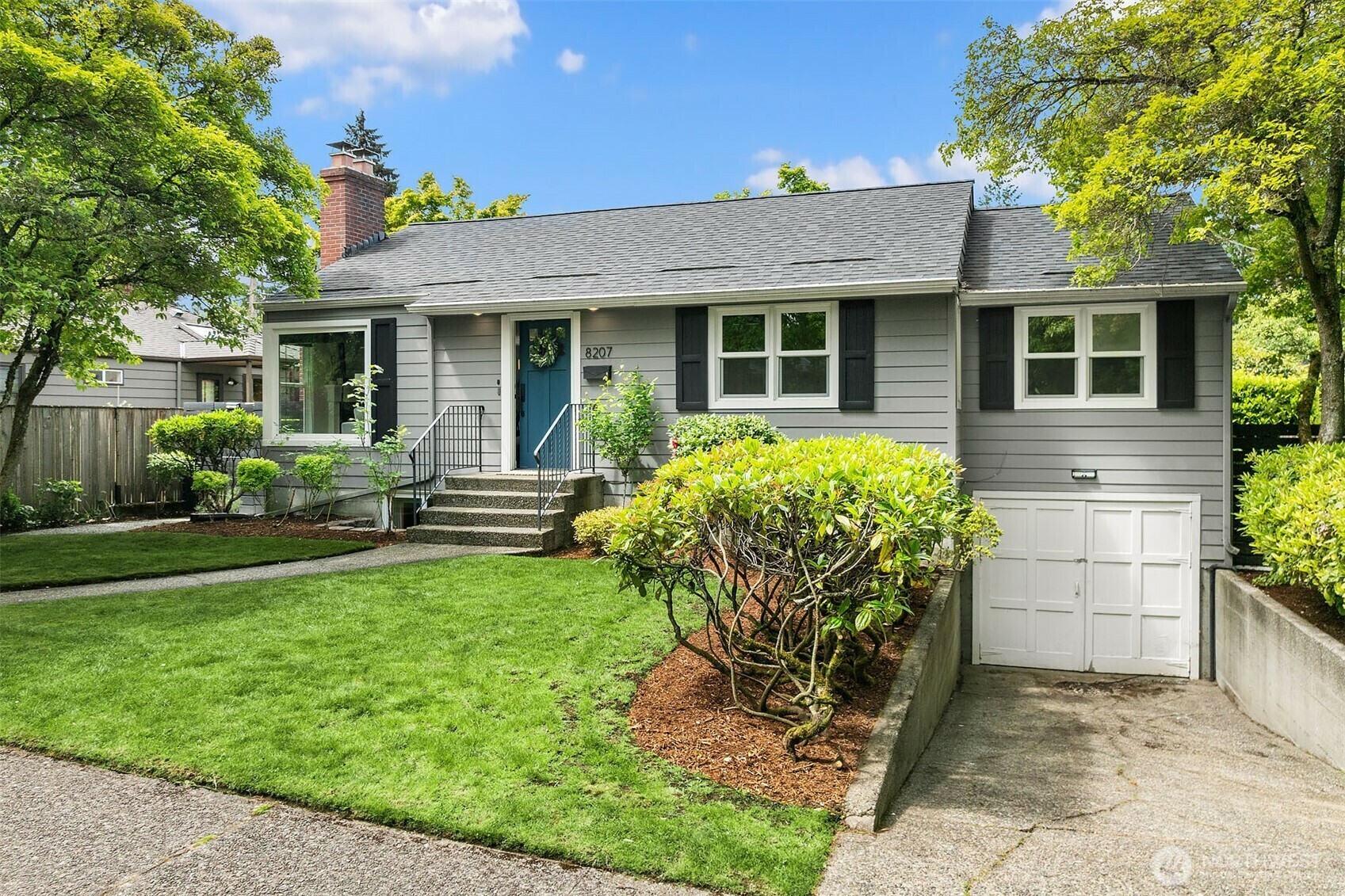 Property Photo:  8207  39th Avenue NE  WA 98115 
