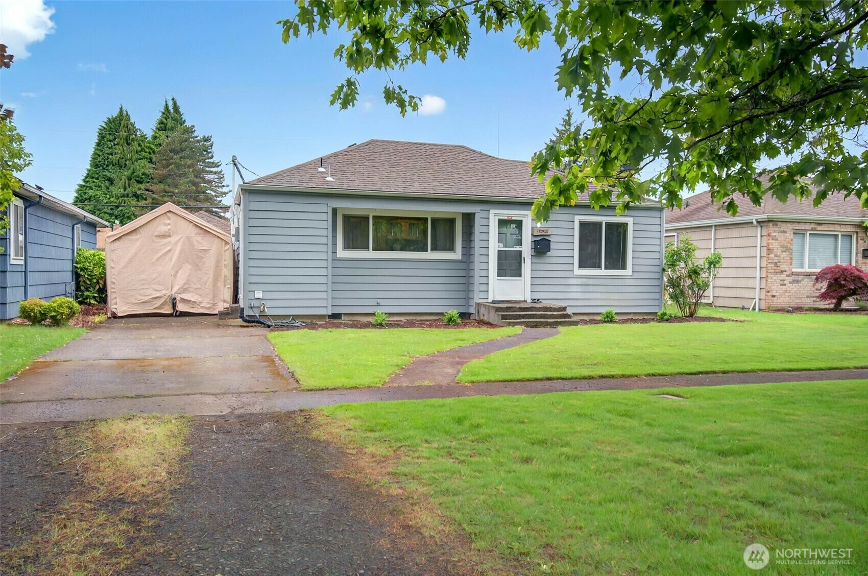 Property Photo: 2938 Louisiana Street WA 98632