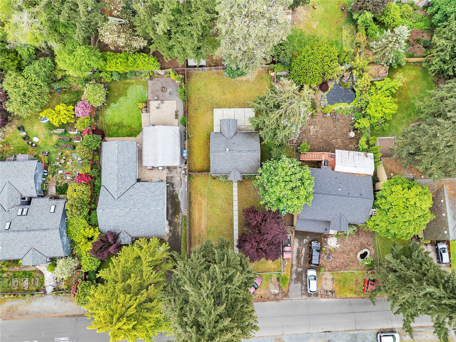 Property Photo: 14746 26th Avenue NE WA 98155