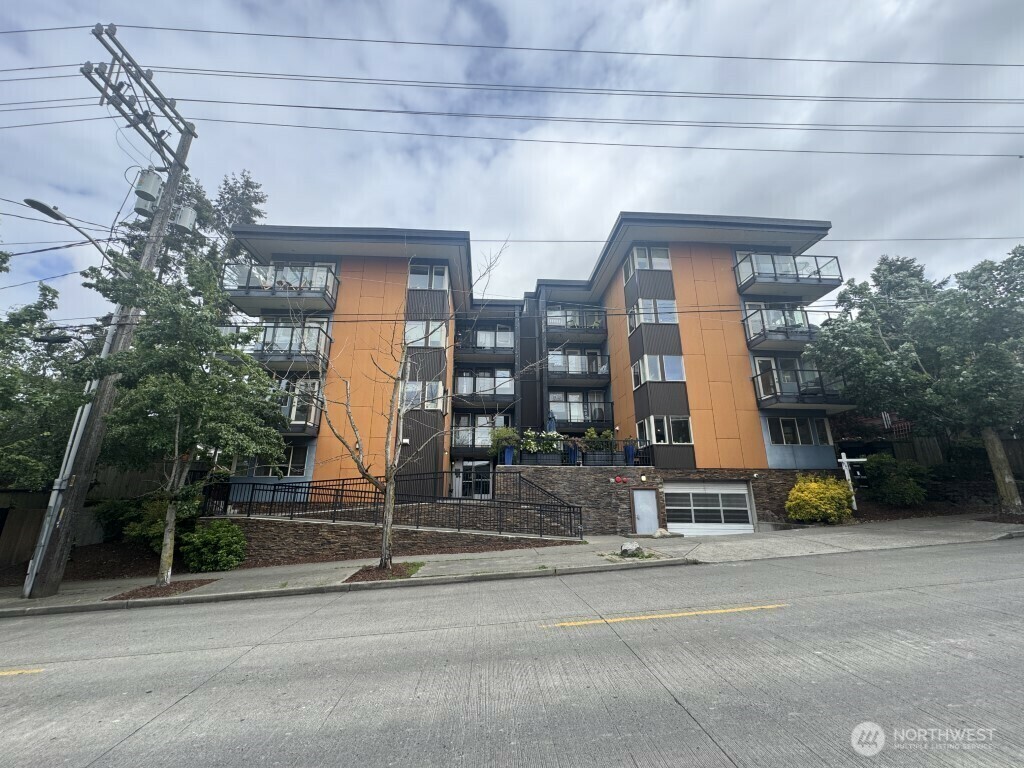 Property Photo: 120 NW 39th Street 102 WA 98107