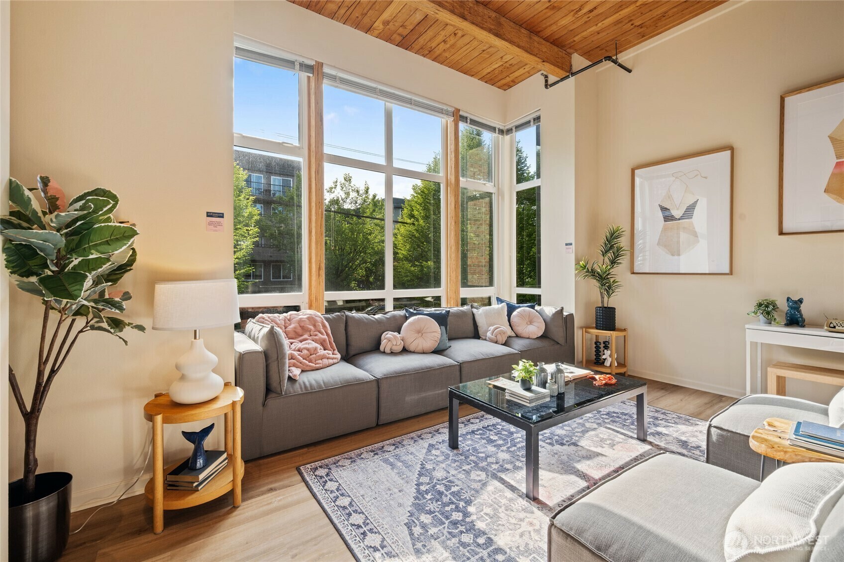 1812  19th Avenue 205  Seattle WA 98122 photo