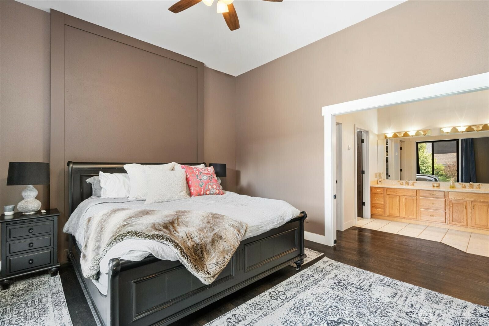 Property Photo: 381 Pebble Beach Drive WA 98922