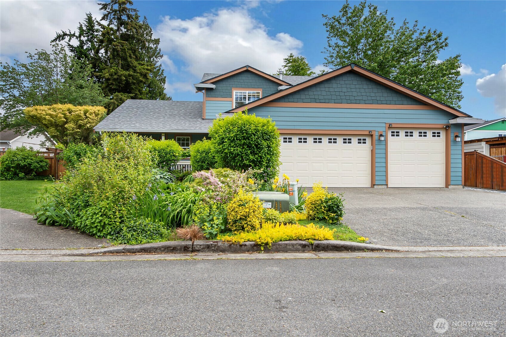 Property Photo: 807 21st Street NW WA 98371