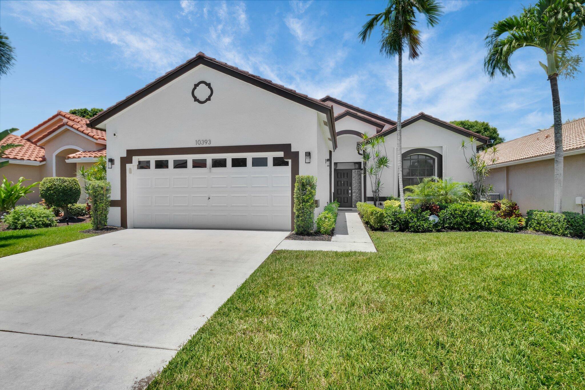 Property Photo: 10393 Lexington Circle S FL 33436