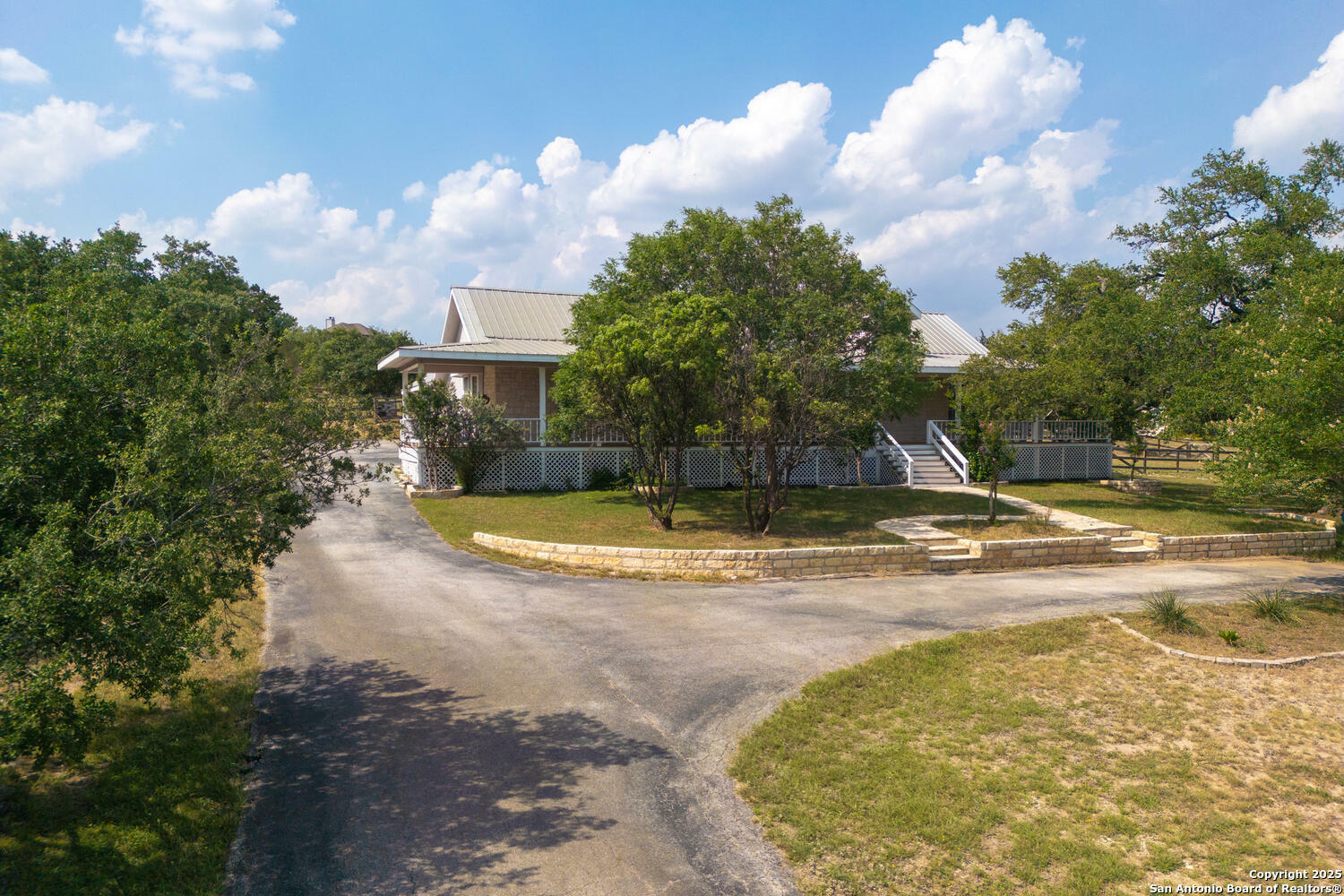 Property Photo: 786 Stirrup TX 78070