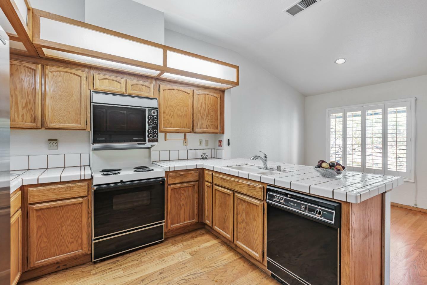 Property Photo: 7713 Galloway Drive CA 95135