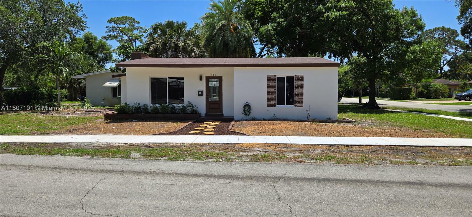 1020 SW 19th Ave  Fort Lauderdale FL 33312 photo