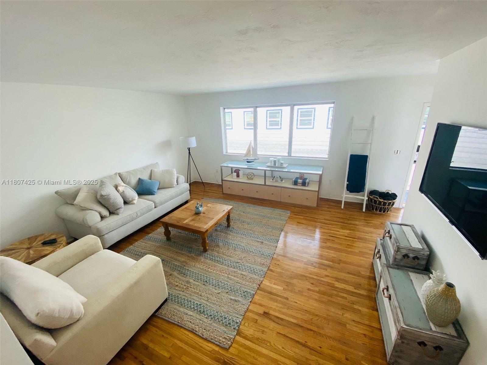 Property Photo: 1135 101st St 4 FL 33154