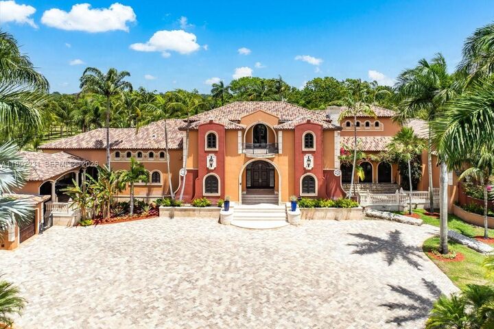 Property Photo:  17201 SW 248th St  FL 33031 