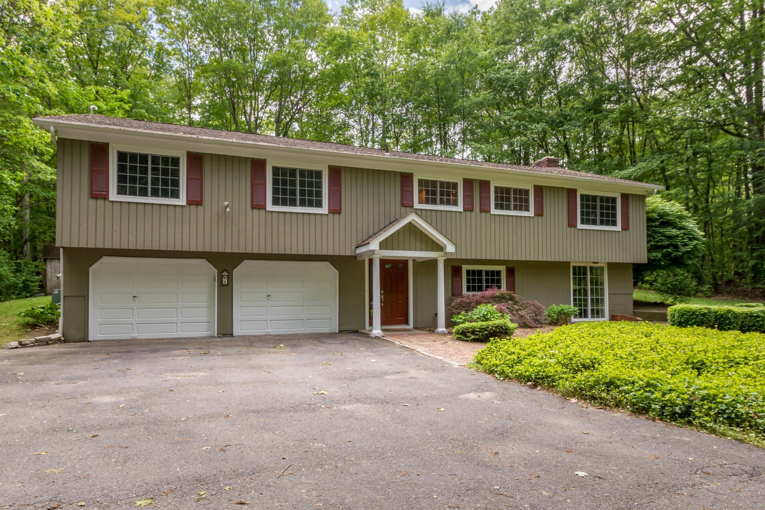 Property Photo: 4 Leopard Drive CT 06482