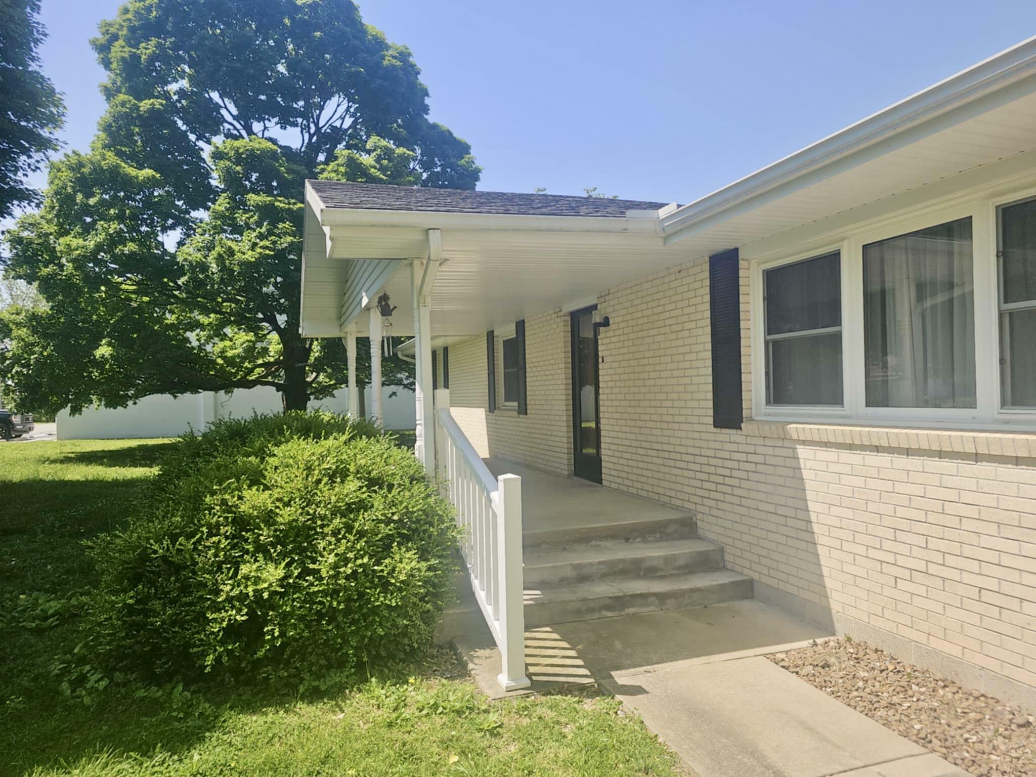 Property Photo: 407 N Crestview Avenue MO 65604
