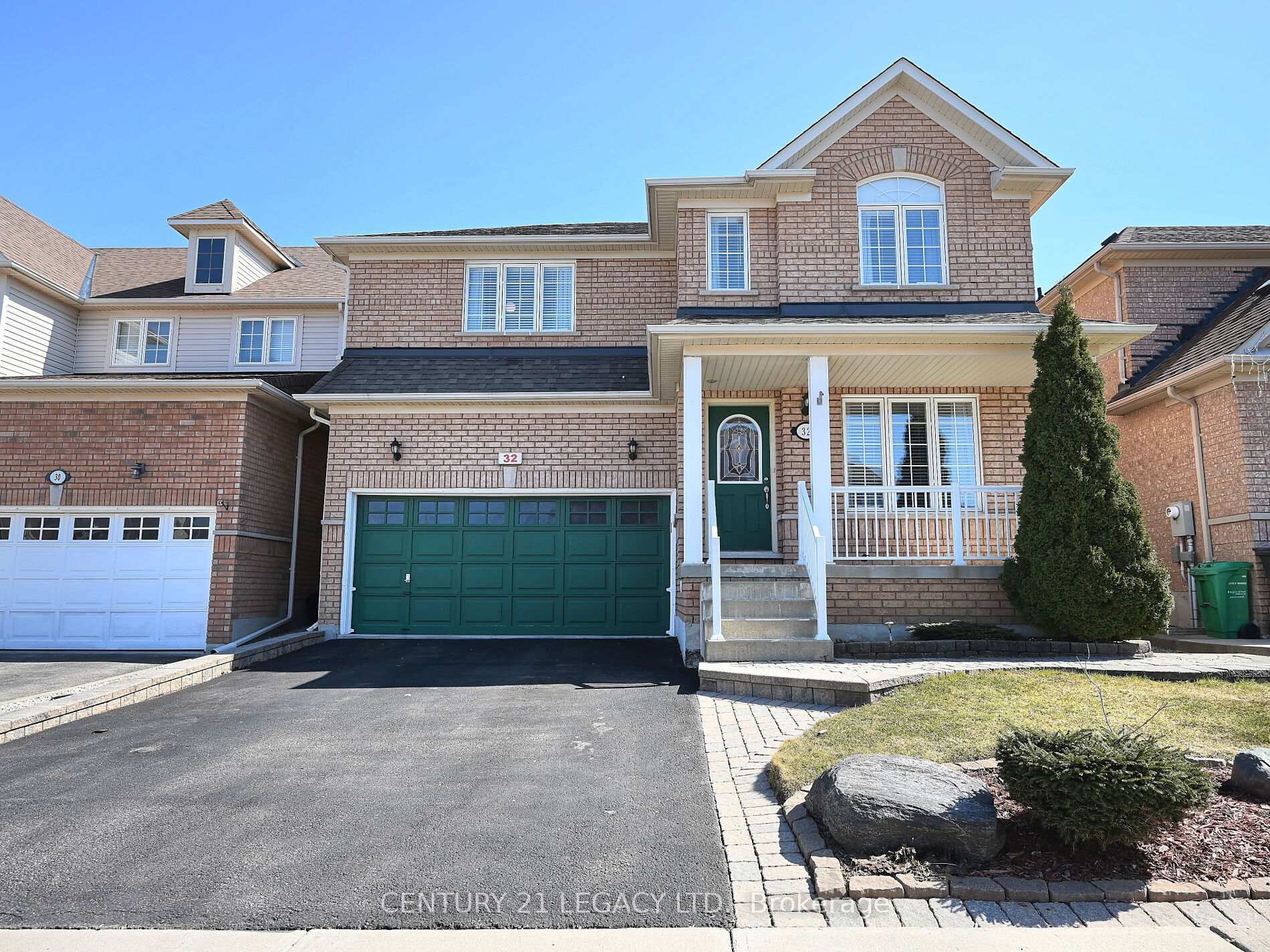 Property Photo: 32 Bluewater Crescent ON L7A 2H1