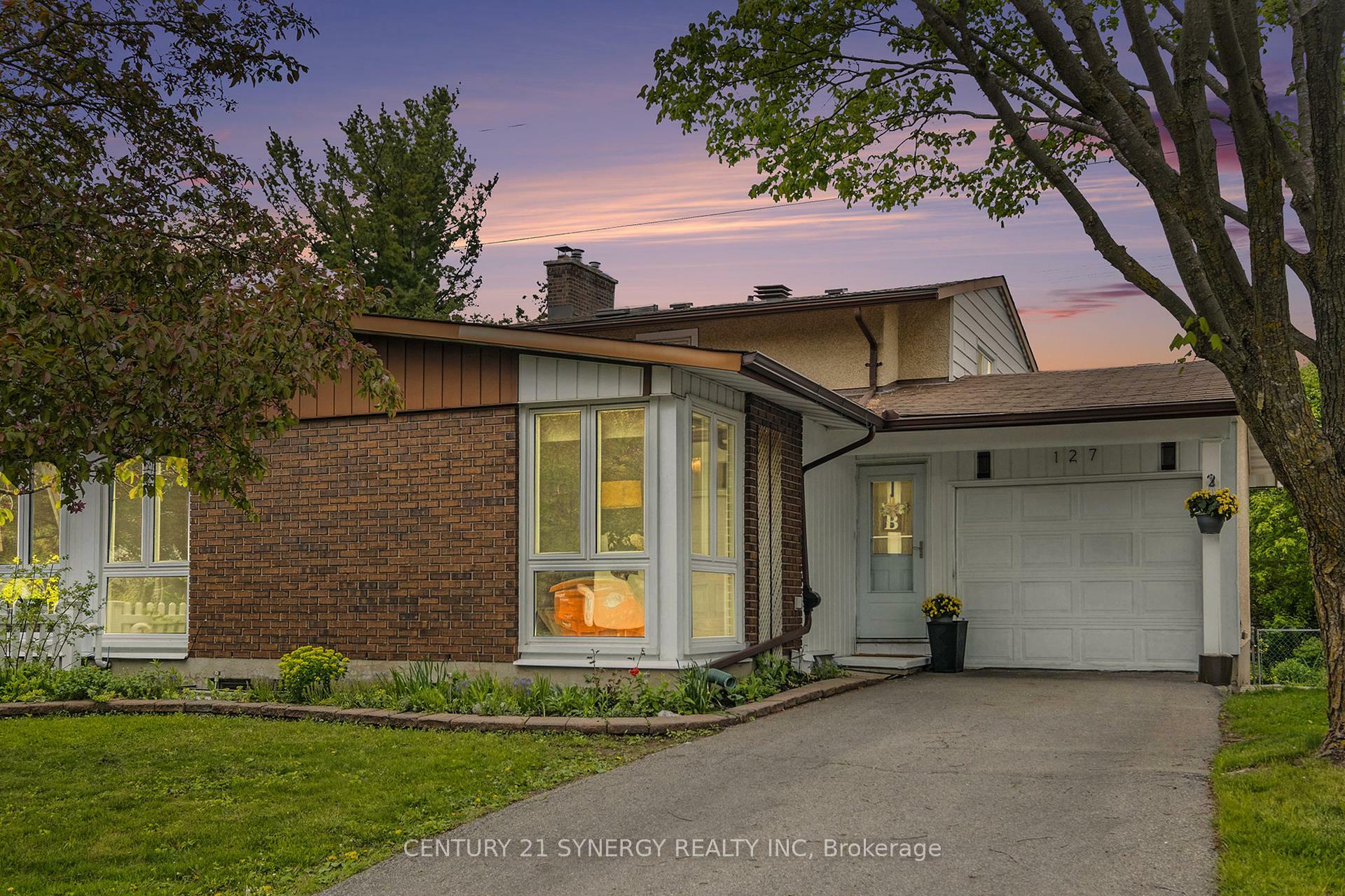 Property Photo:  127 Woodfield Drive  ON K2G 0A1 