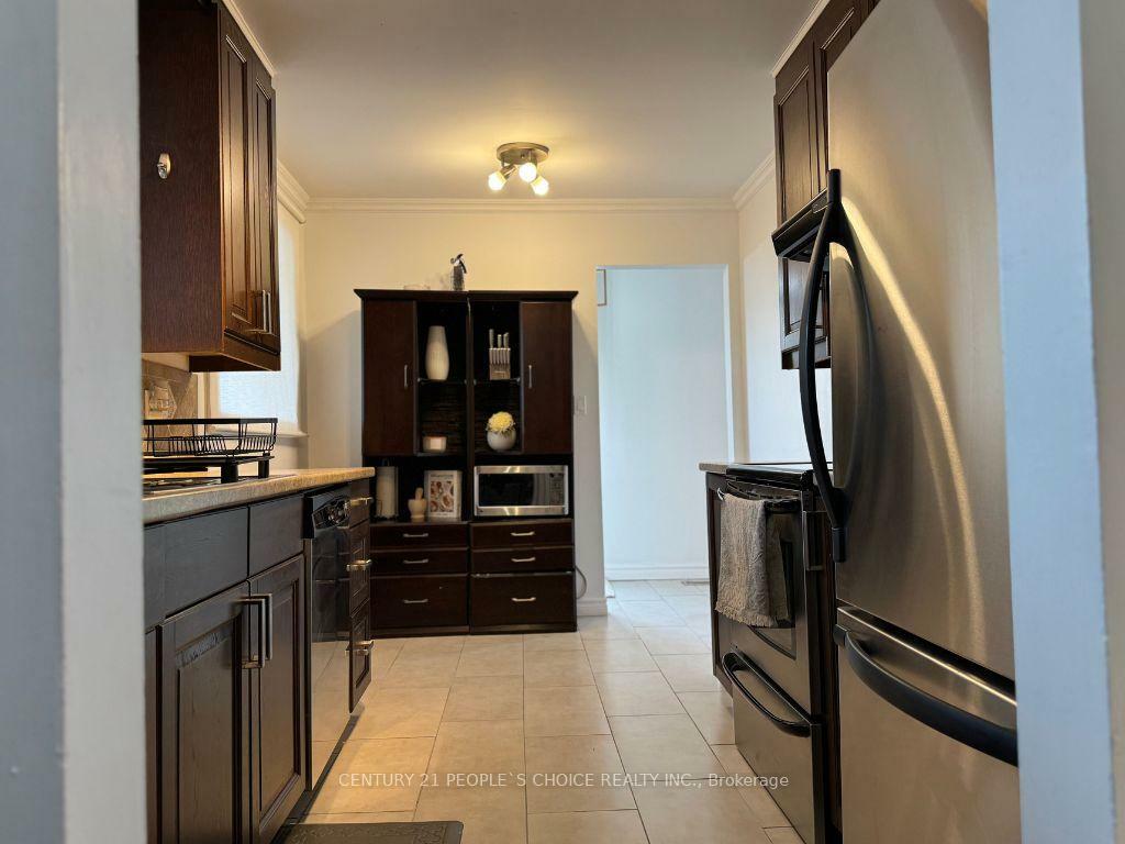 Property Photo: 1436 Dearbourne Drive ON P3A 5A4