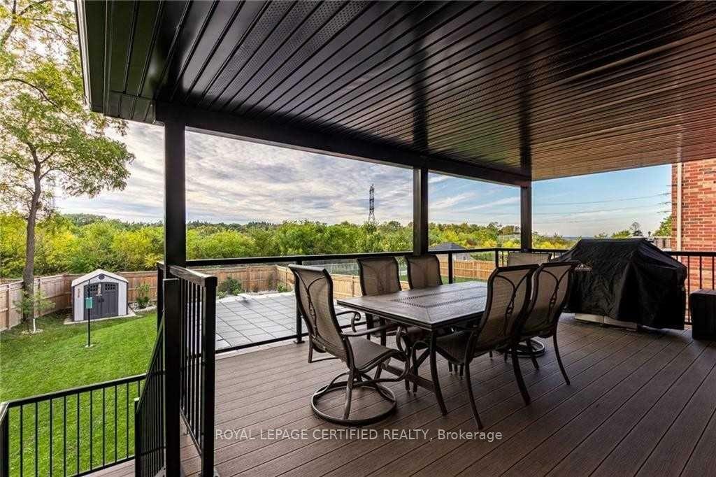 Property Photo: 130 Kingsview Drive ON L8J 3X5