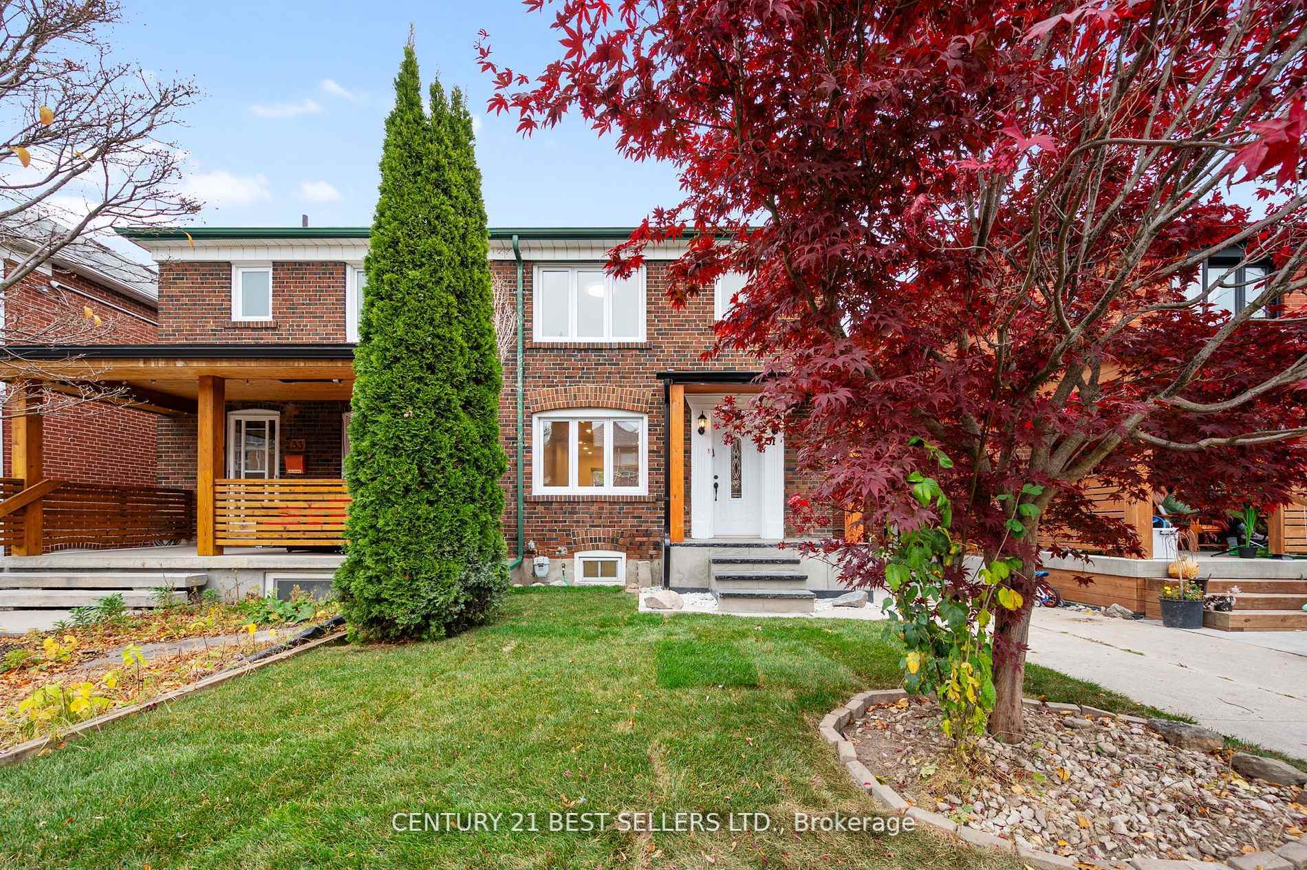 Photo de la propriété: 51 Hertle Avenue ON M4L 2T3
