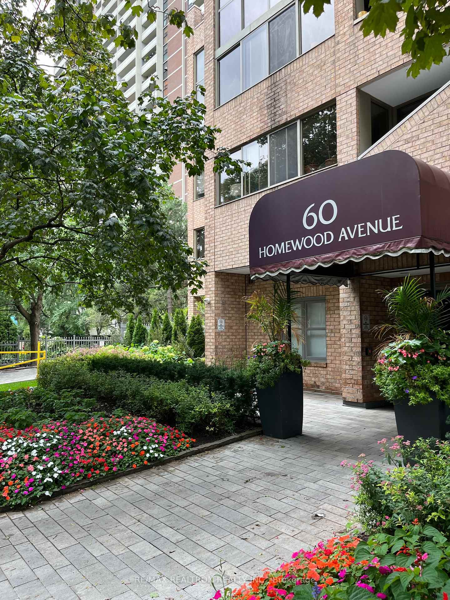Property Photo: 60 Homewood Avenue 407 ON M4Y 2X4