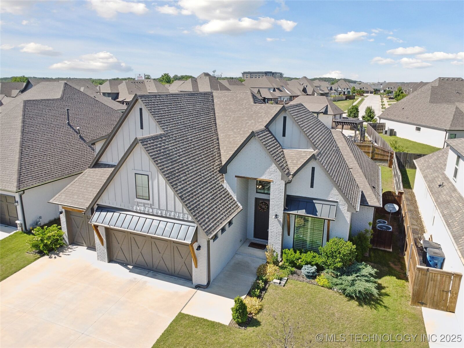 Property Photo:  1205 W 88th Street S  OK 74132 