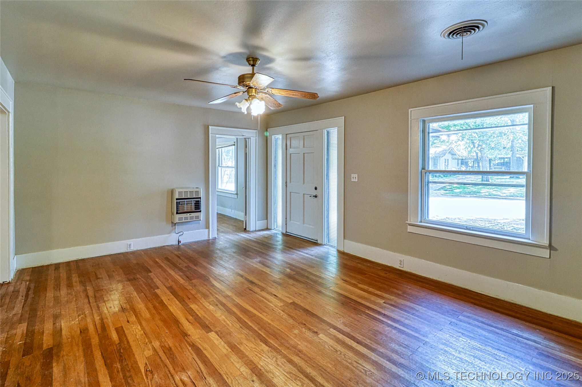 Property Photo: 723 E Seneca Avenue OK 74501