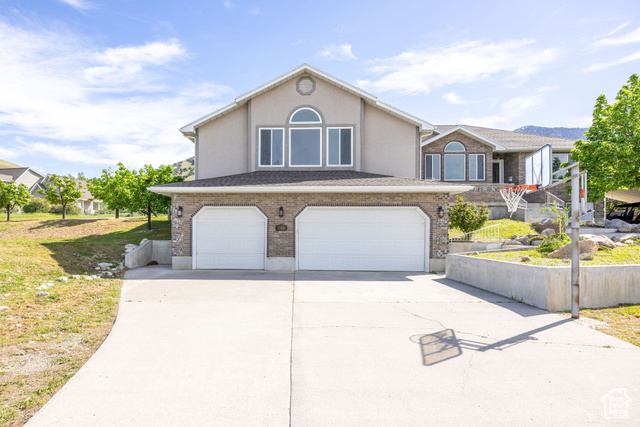 Property Photo: 304 N 1000 E UT 84318