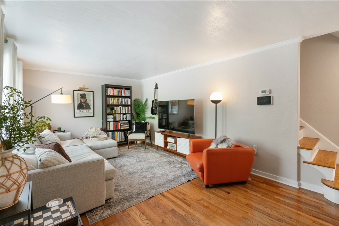 Property Photo: 2351 Saranac Ave PA 15216