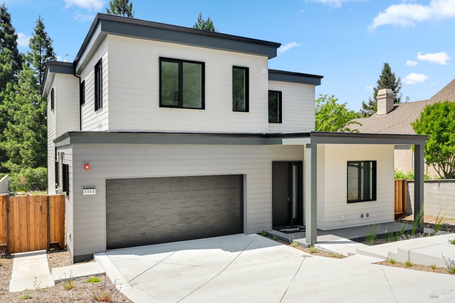 Property Photo: 4966 Lakepointe Circle CA 95403