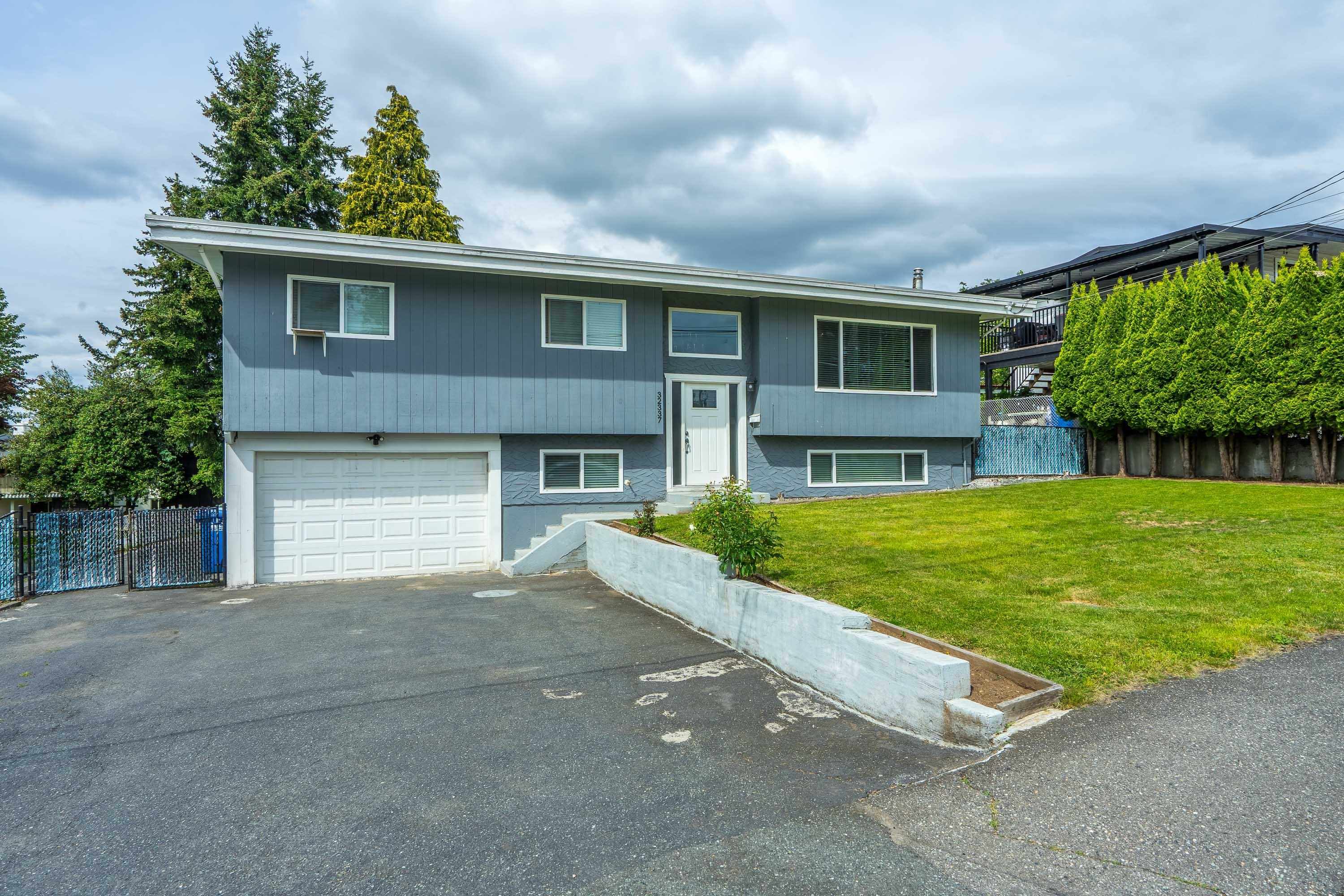 Property Photo: 32337 Dolphin Crescent BC V2T 1G1