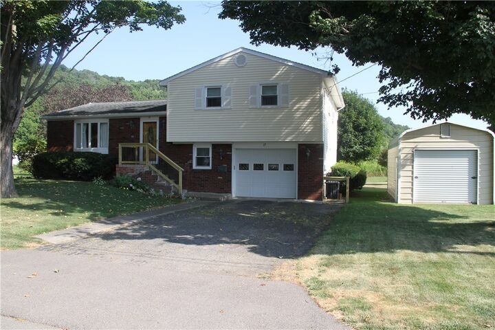 17 Hillview Drive  Bath NY 14810 photo
