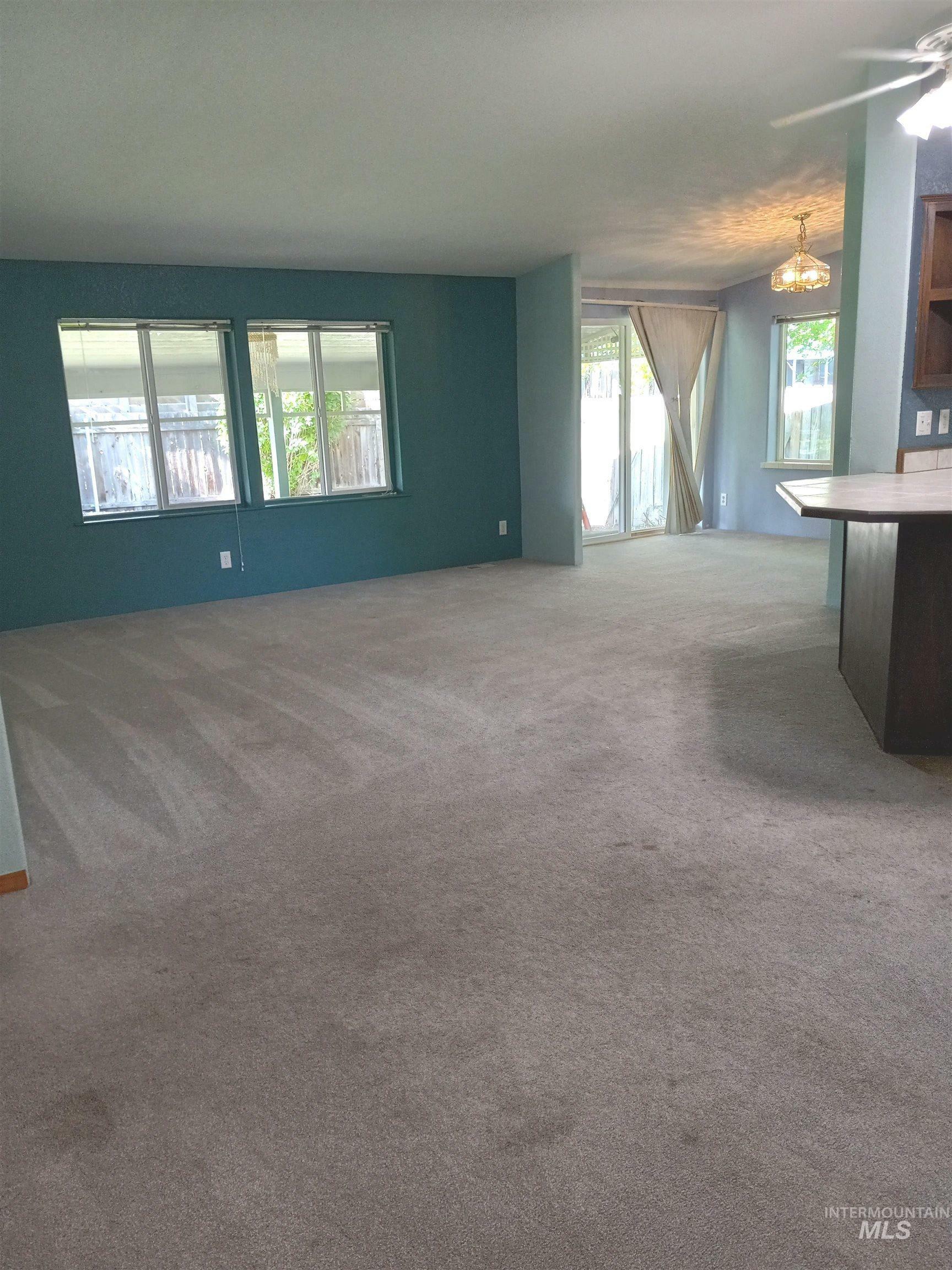 Property Photo: 410 Cedar St ID 83644