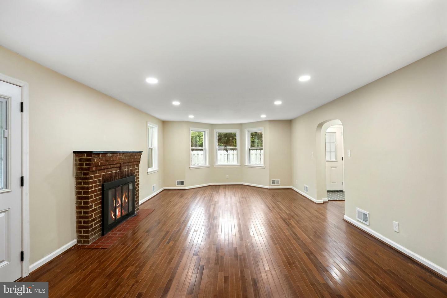 Property Photo: 607 Wellham Avenue MD 21061