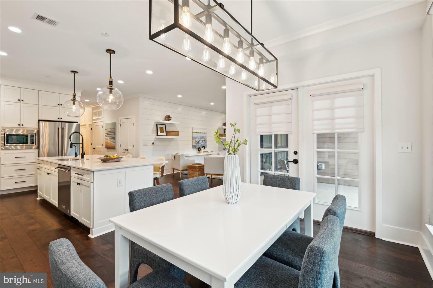 Property Photo: 141 West Street 304 MD 21401