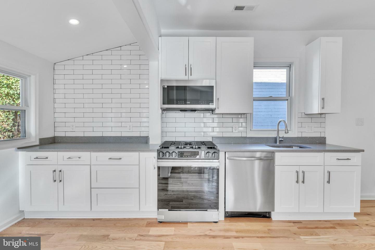 Property Photo: 4016 35th Street MD 20712