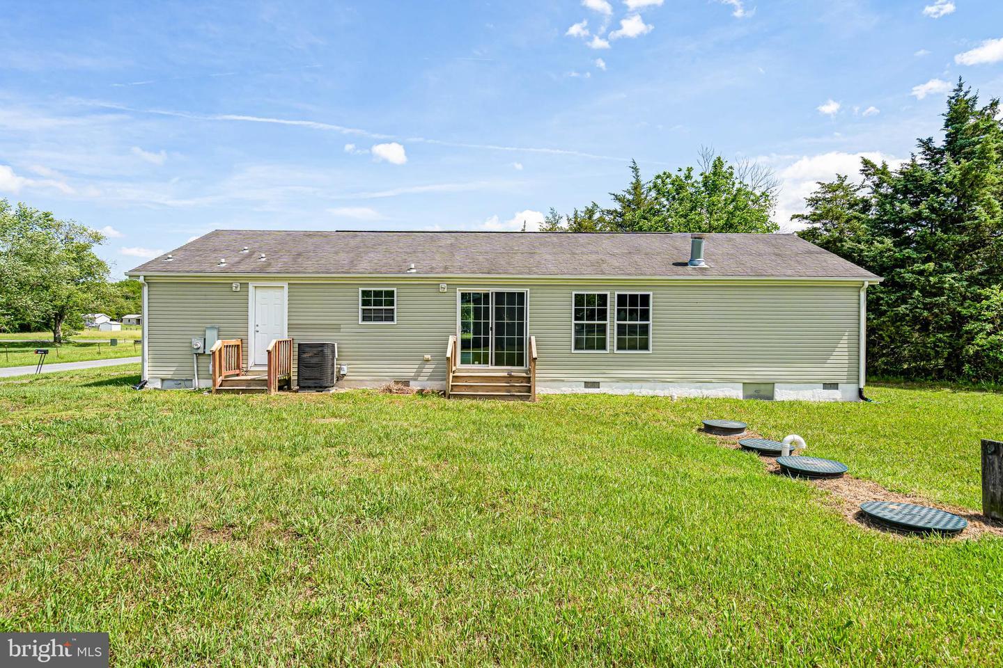 Property Photo: 35 Dapple Gray Lane DE 19904