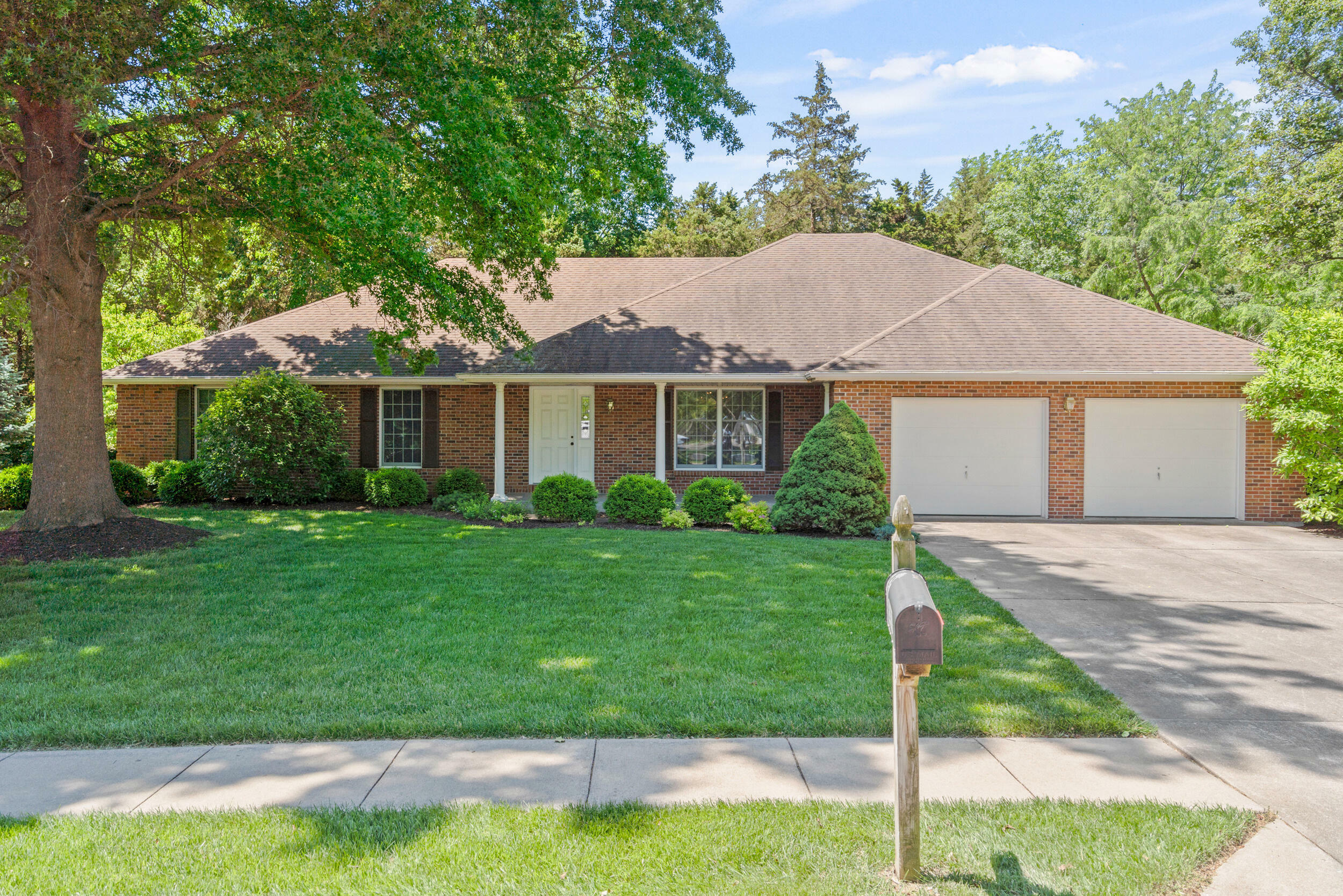 Property Photo: 5411 W Tayside Cir MO 65203