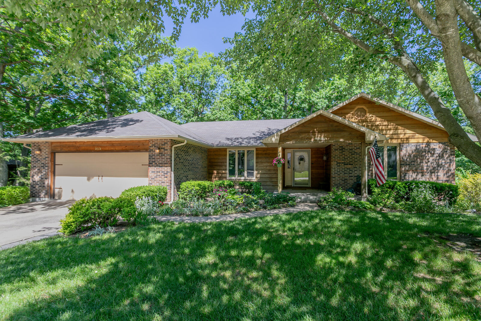 Property Photo: 2512 Cimarron Dr MO 65203