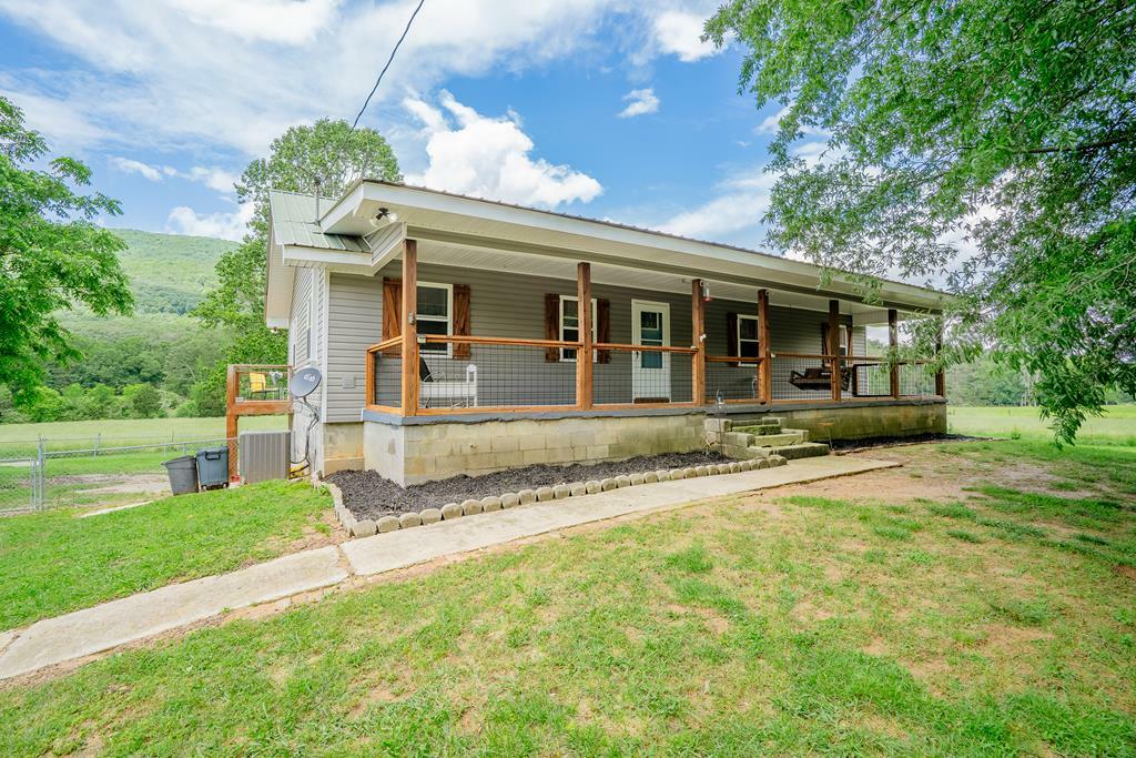 Property Photo: 976 Chamberlain Road GA 30728