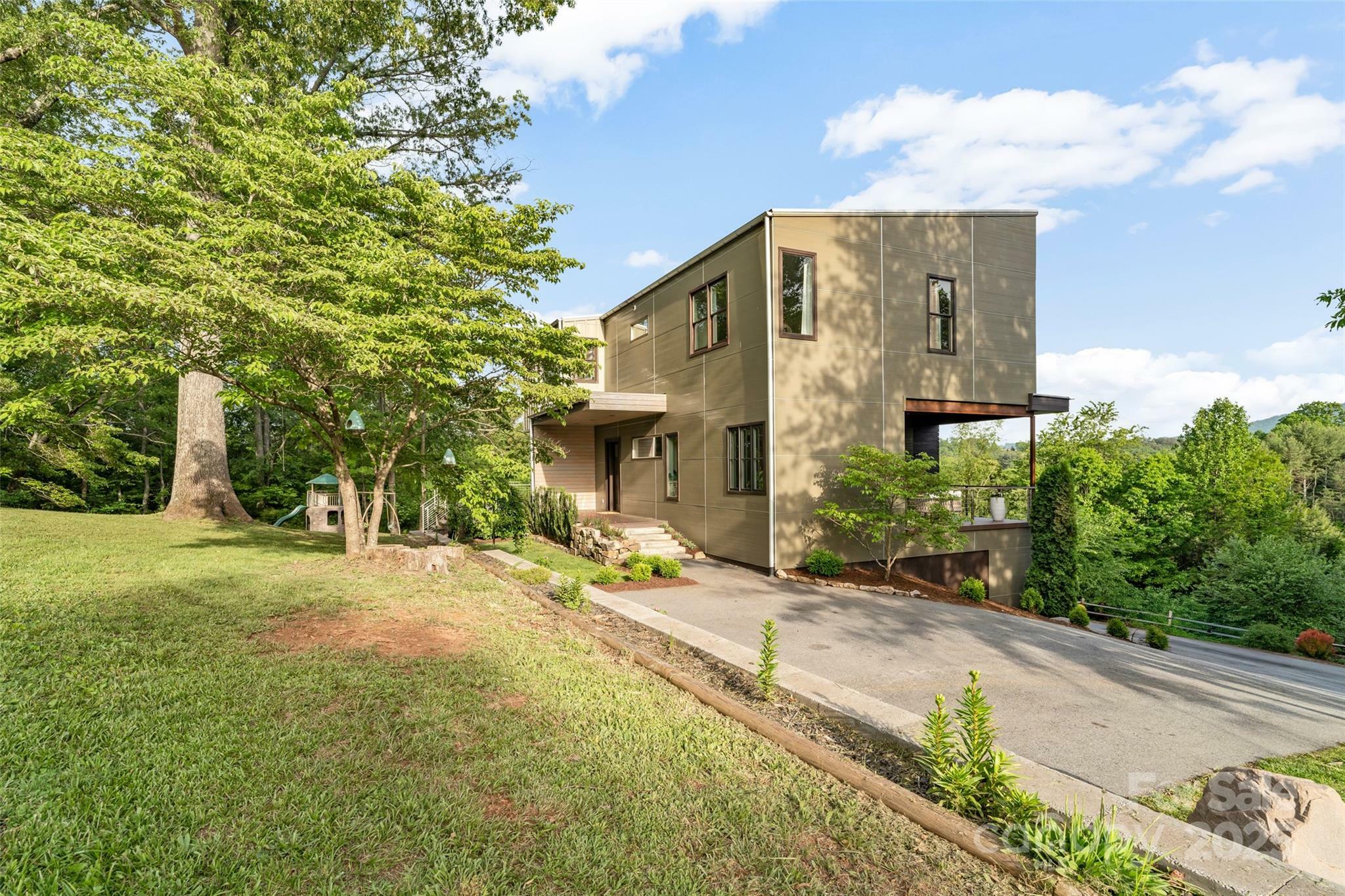 Property Photo:  21, 13 Wild Pine Court  NC 28748 