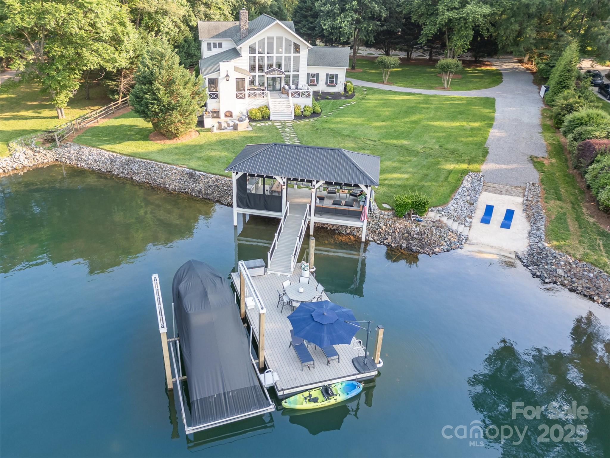 Property Photo: 108 Balmoral Drive NC 28117
