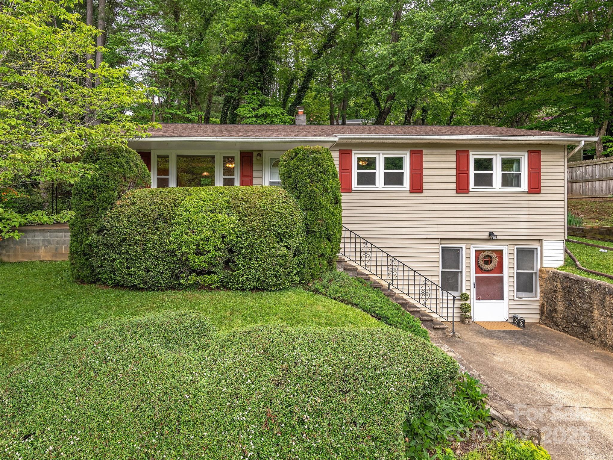 57 Park Drive  Waynesville NC 28786 photo