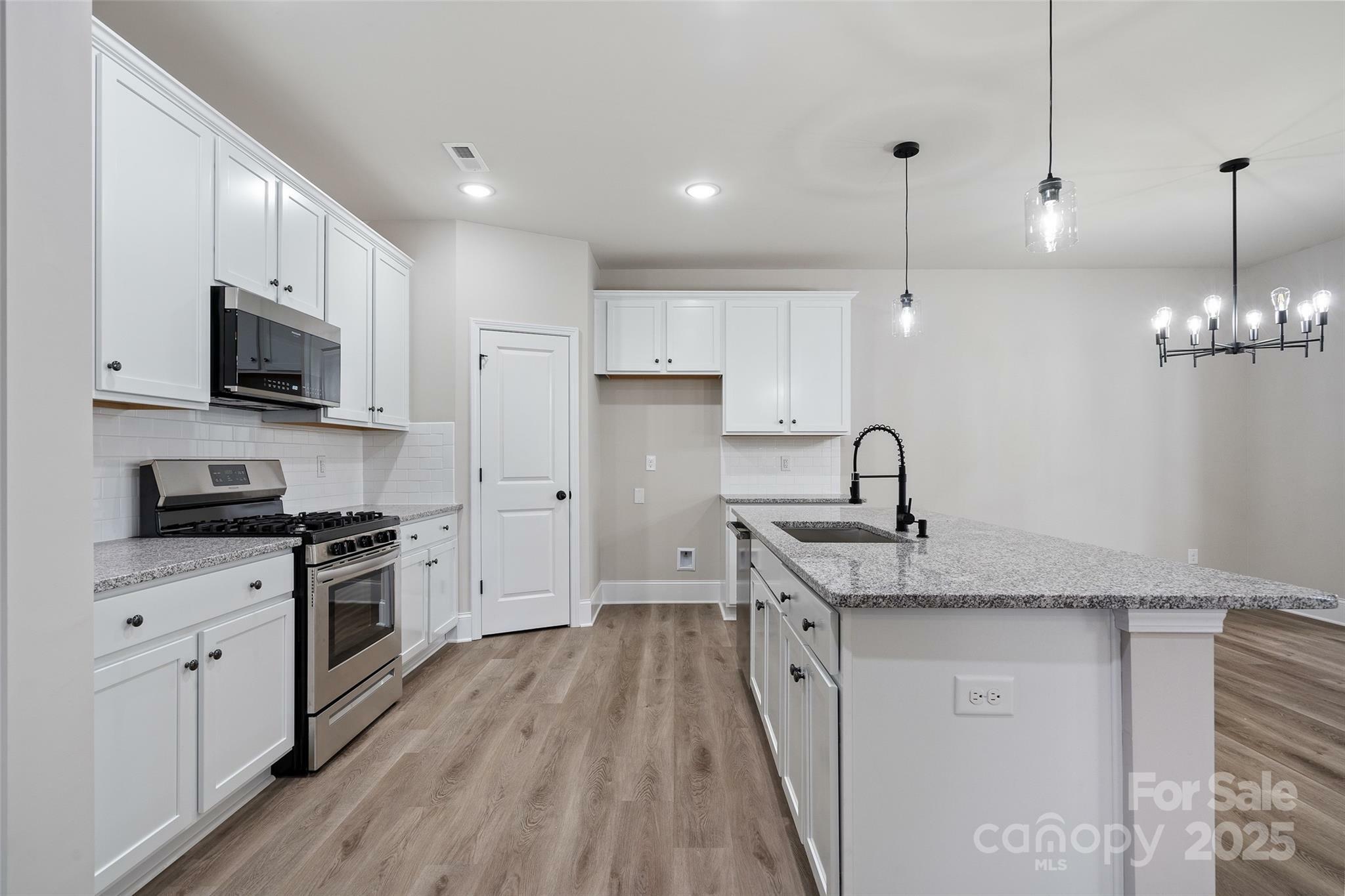Property Photo: 3926 Litchfield Road NC 28211