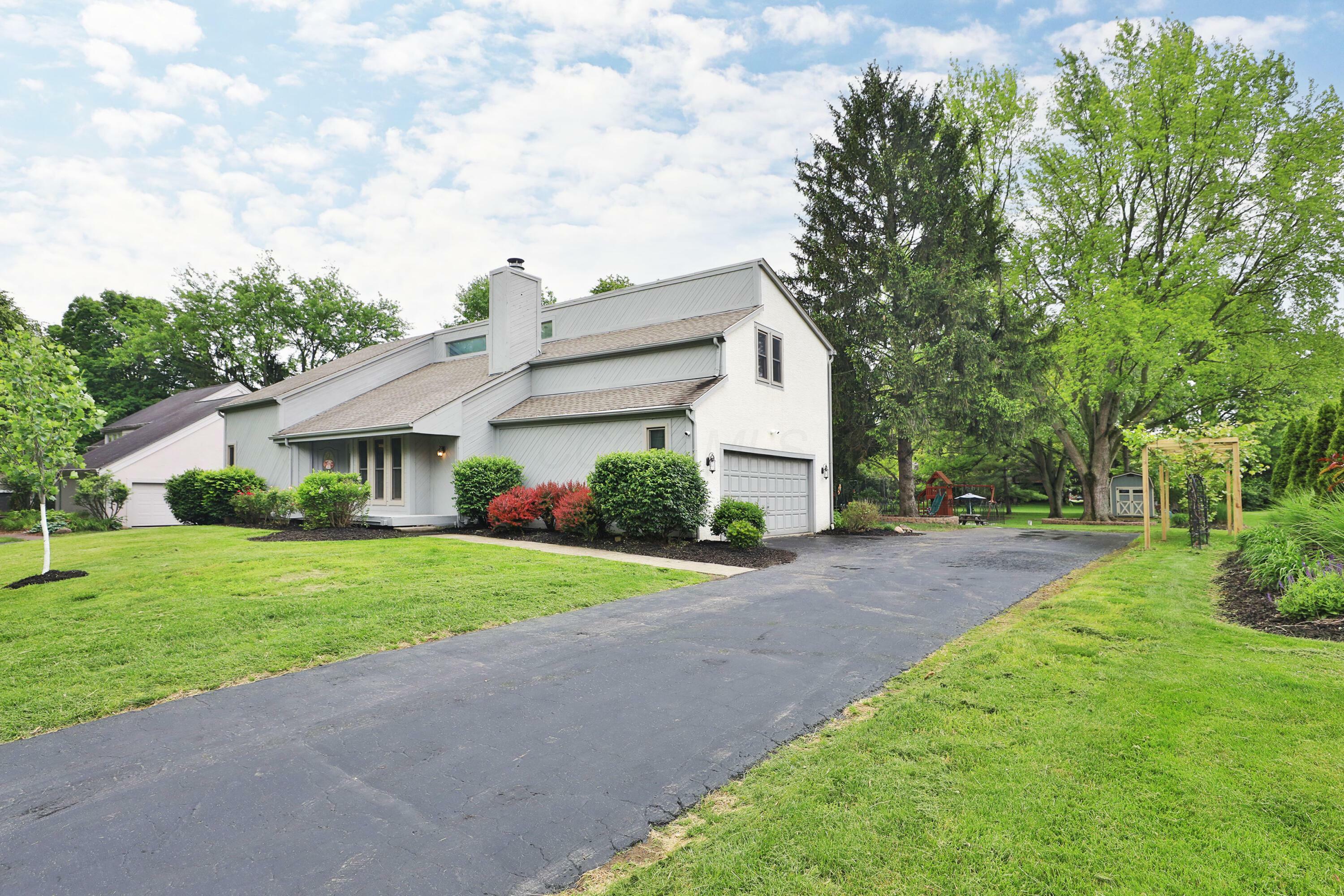 Property Photo: 4359 Shire Cove Road OH 43026