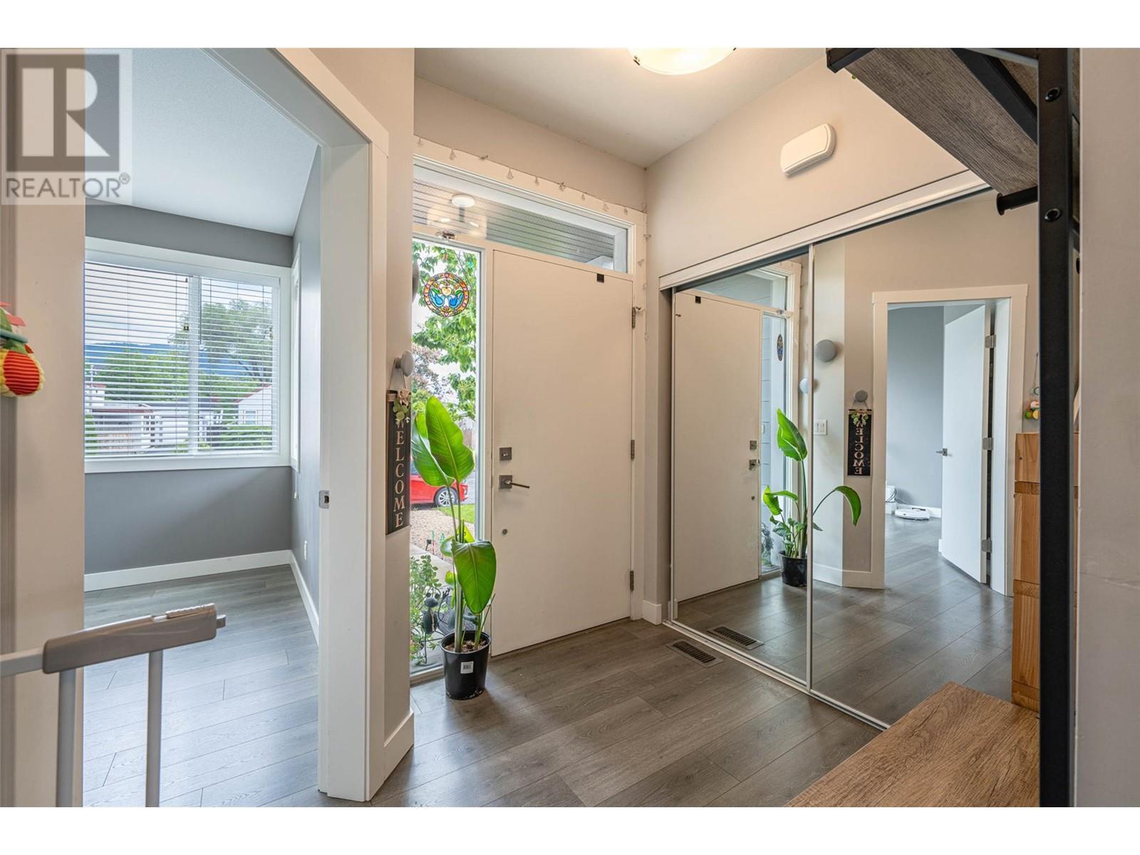 Property Photo:  2802 40 Street 1  BC V1T 6J7 