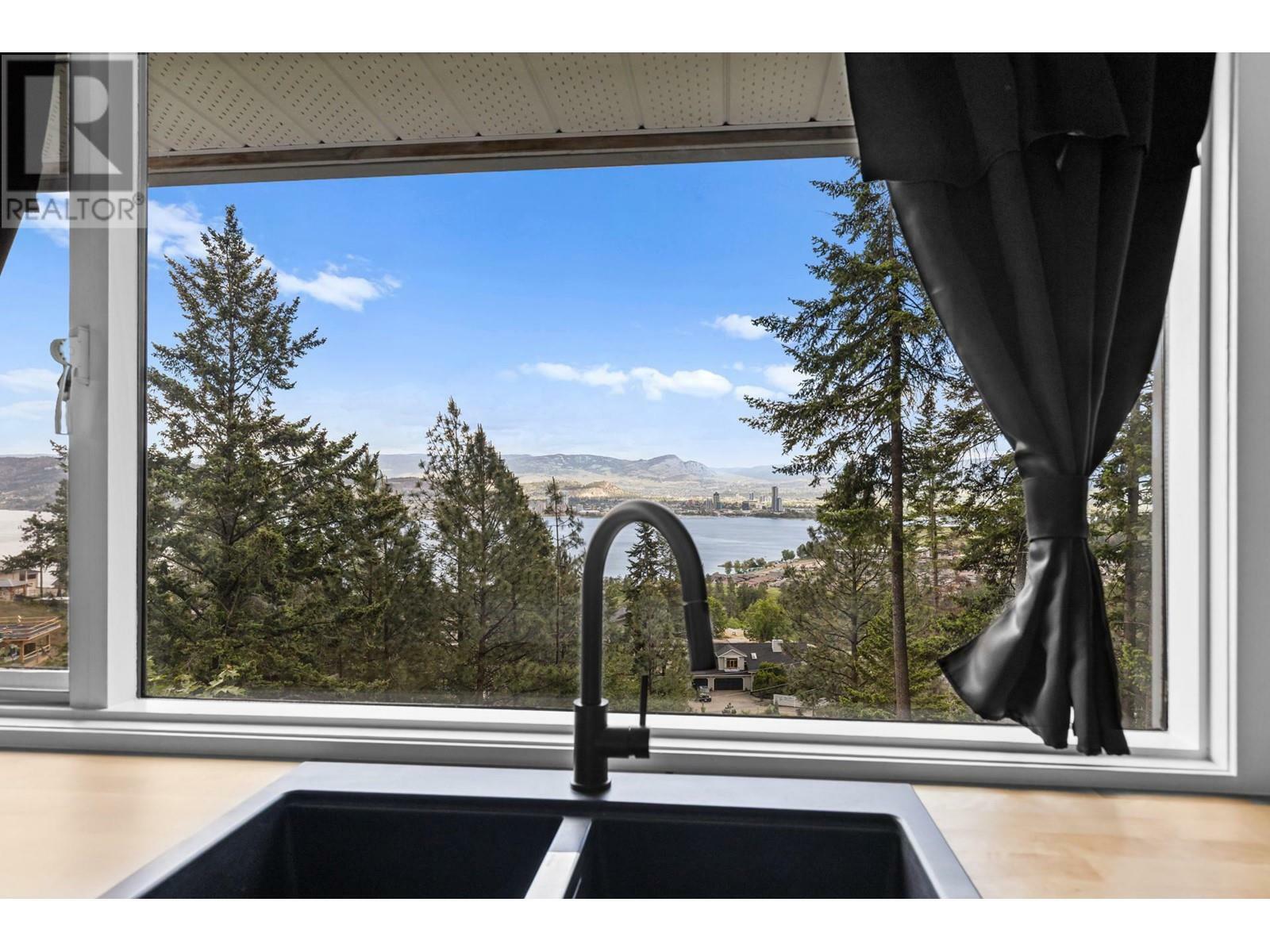 Property Photo: 1515 Scott Crescent BC V1Z 2X6