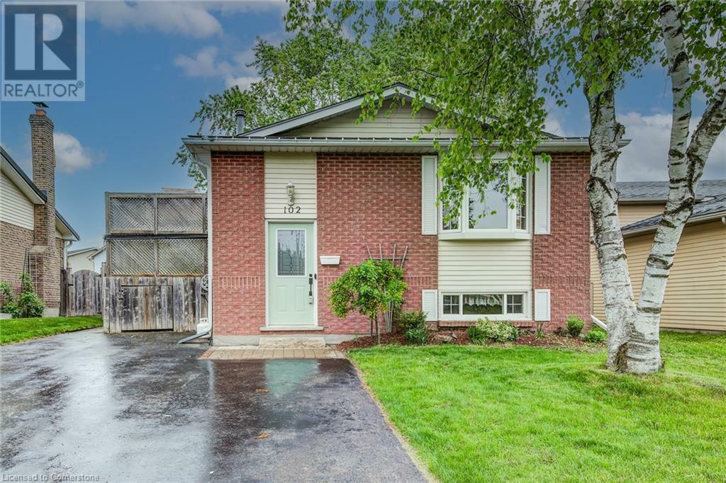 102 Sugar Maple Street  Kitchener ON N2N 1X7 photo